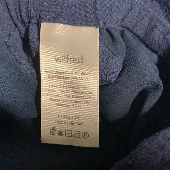 Aritzia Wilfred silk shorts - Picture 3 of 3
